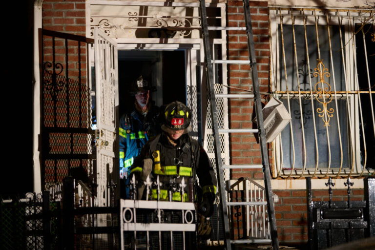 Early morning fire breaks out in Brooklyn home: FDNY